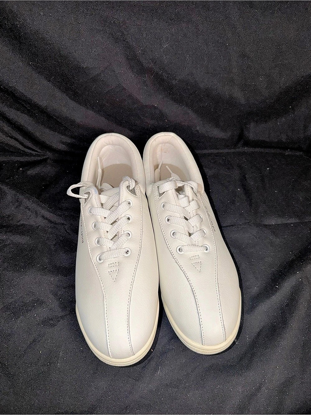 Easy Spirit Women's 9 W AP1 White Leather Comfort Walking Sneakers NIB